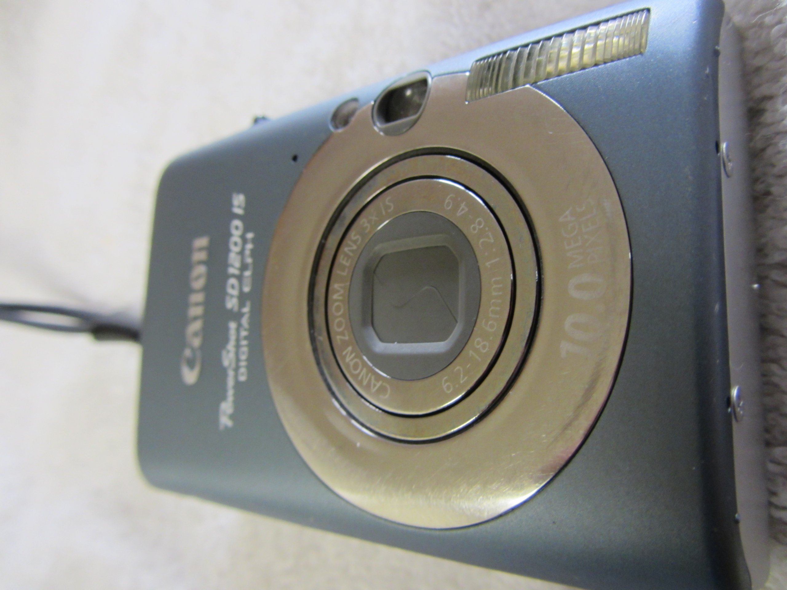 Amazon.com : Canon PowerShot SD1200IS 10 MP Digital Camera with 3x